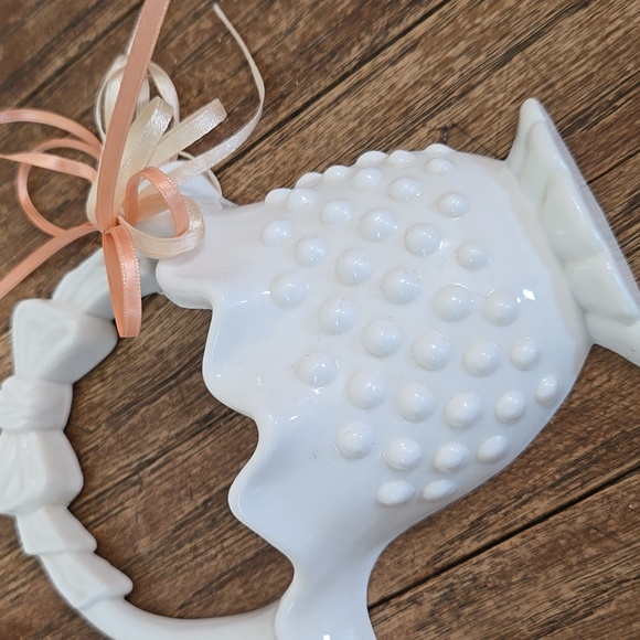 Vintage Wall Decor White Hobnail SET 5 Matching Burwood Baskets Mirror Butterfly - Picture 9 of 17